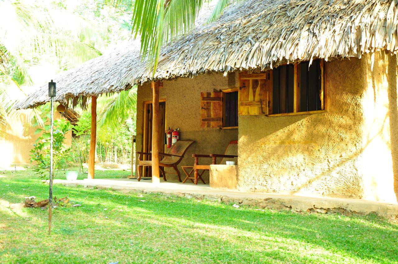 Thuduwa Camp Hotel Embilipitiya Exterior foto